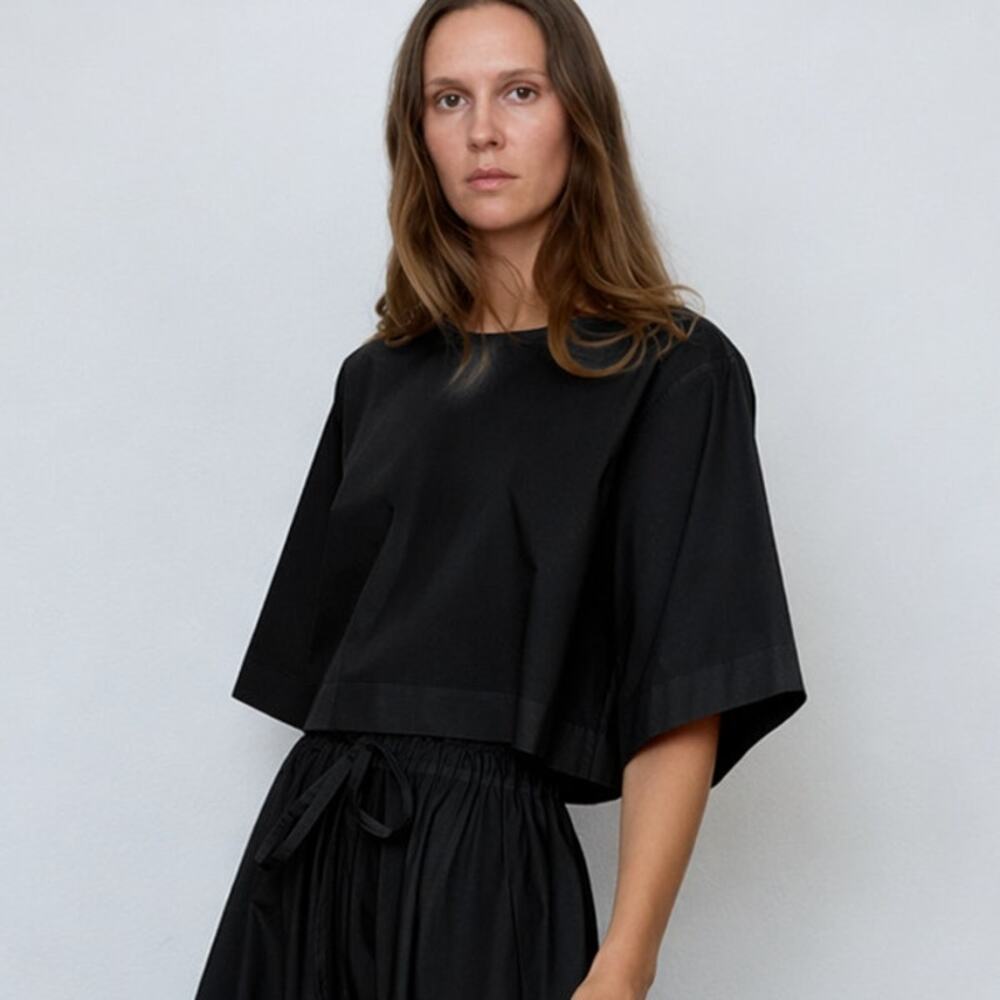 Black Cropped Boxy Blouse - Women